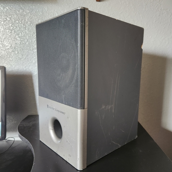 Altec Lansing VS4121 Computer Speaker 2.1 Powered Subwoofer Sound System Sub - Picture 4 of 7